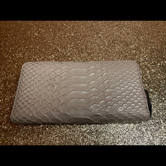 Coach zip around wallet - Picture 2 of 3